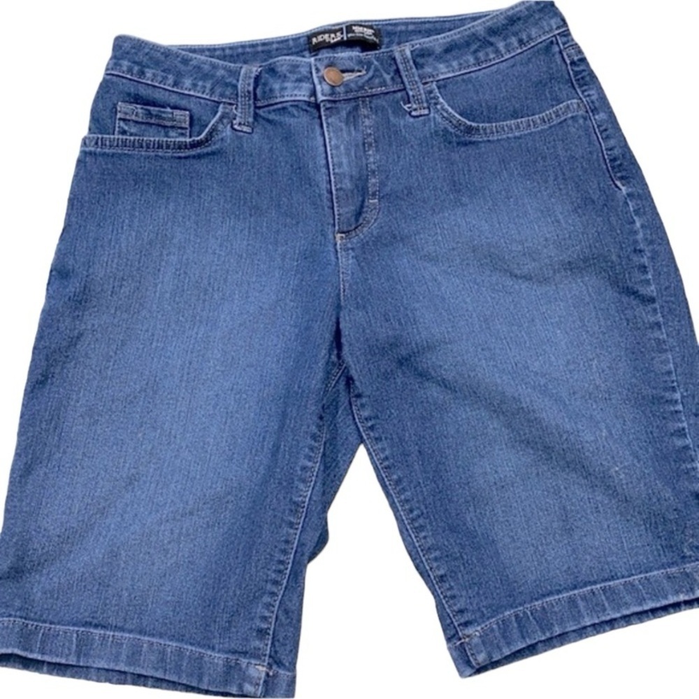 Riders by Lee mid rise Bermuda denim shorts size 6